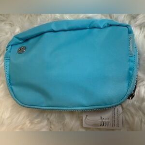NWT Lululemon Everywhere Belt Bag – Bright Blue